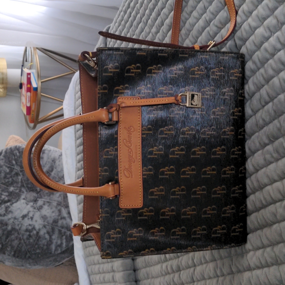 Dooney & Bourke